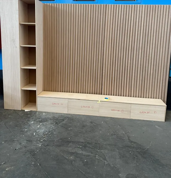 Slatted TV wall unit with side shelving